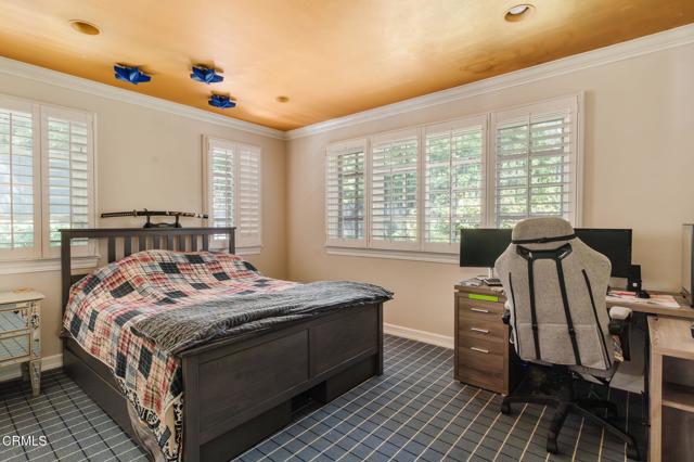 4953 Alta Canyada Road, La Canada Flintridge CA: https://media.crmls.org/mediaz/10fc171e-4526-4b67-83b3-963ac7c9f3fc.jpg