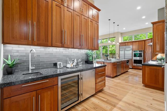 540 San Felicia Way, Los Altos CA: https://media.crmls.org/mediaz/10fc4e76-9be6-4cfc-98d1-a1b1776b8e11.jpg