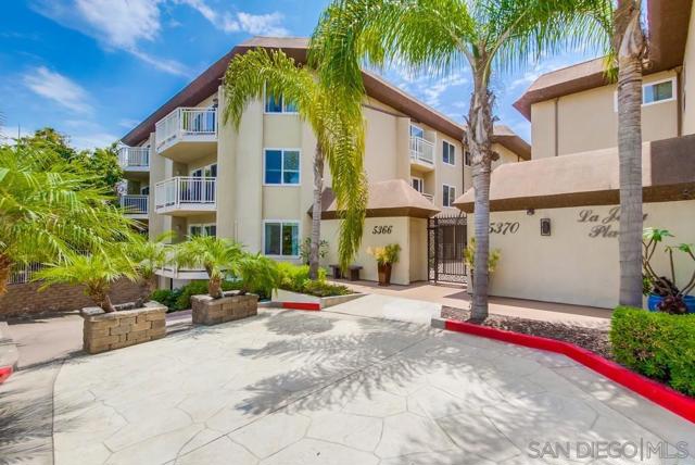 5370 La Jolla Blvd., La Jolla CA: https://media.crmls.org/mediaz/10fcb61a-689d-4dcd-b94e-80605e5ec1b6.jpg