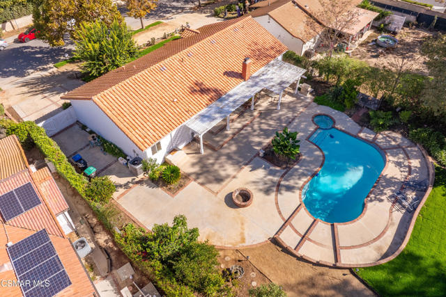 952 Carefree Drive, Simi Valley CA: https://media.crmls.org/mediaz/10fcf9cf-4a78-42de-a702-e2ea9c1b9c63.jpg
