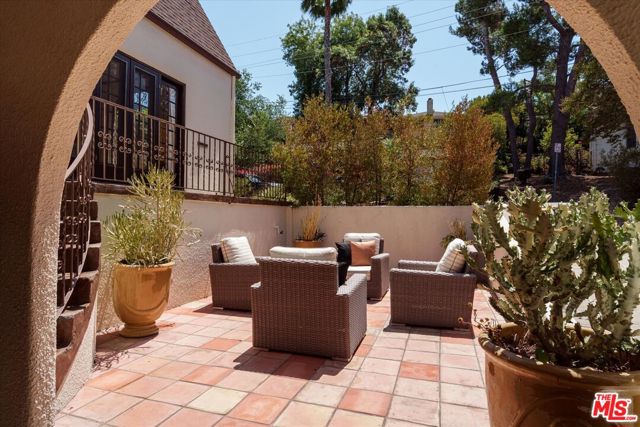 2064 Ames Street, Los Angeles CA: https://media.crmls.org/mediaz/10fd16c6-cc22-4f47-bb94-9aa23b8e599f.jpg