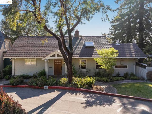 2671 Shasta Rd, Berkeley CA: https://media.crmls.org/mediaz/10fd9750-91d6-4b45-806d-3e5296b830d0.jpg