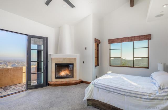 18113 El Brazo, Rancho Santa Fe CA: https://media.crmls.org/mediaz/10fe4205-6219-4a05-86f1-9ba6e3f7634c.jpg