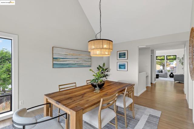 6475 Swainland Rd, Oakland CA: https://media.crmls.org/mediaz/10fe43cc-22be-47f6-87e1-81ddee3bd599.jpg