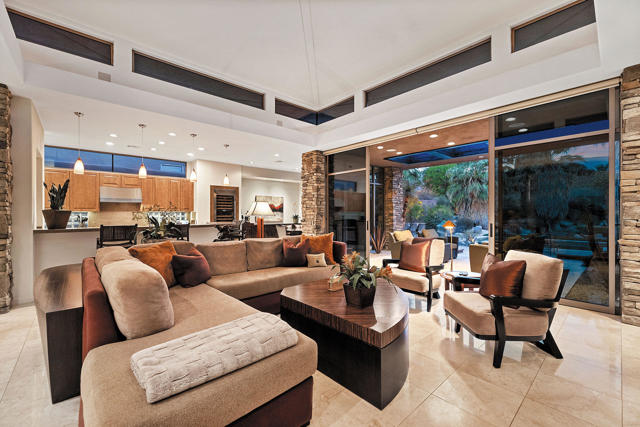 1134 Lake Vista, Palm Desert CA: https://media.crmls.org/mediaz/10fed438-642e-4fec-9d40-a6591080414f.jpg