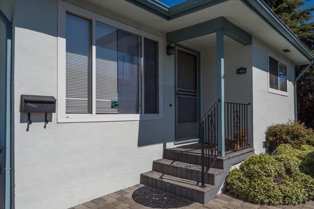 1927 Palm Avenue, San Mateo CA: https://media.crmls.org/mediaz/10feff45-62d6-45ac-9bde-bb43cfe373fe.jpg