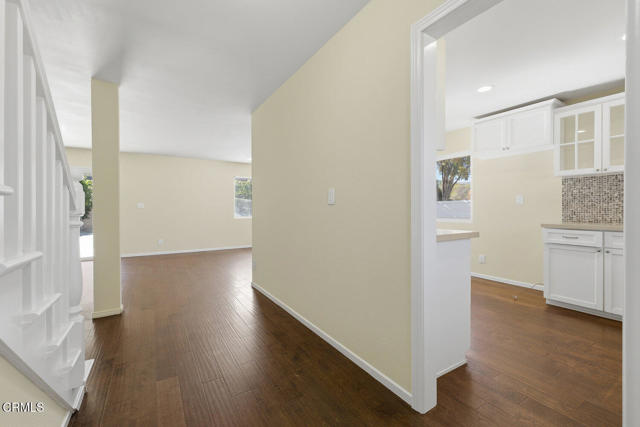 Detail Gallery Image 5 of 39 For 593 Talbert Ave, Simi Valley,  CA 93065 - 4 Beds | 2/1 Baths