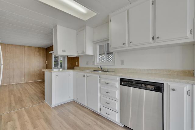 Home for Sale in Lakeside