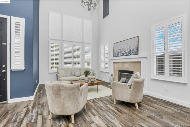 1212 landover, Brentwood CA: https://media.crmls.org/mediaz/1100e7f7-063c-476c-a743-ed176ef0fd75.jpg
