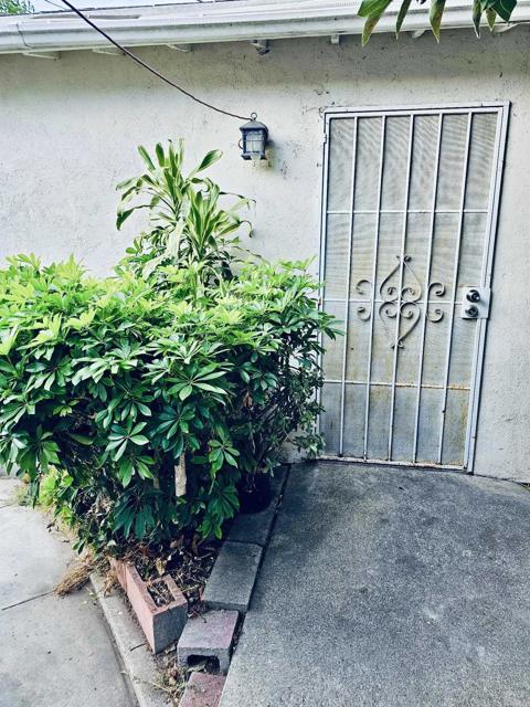 Detail Gallery Image 11 of 29 For 3333 Delta Ave, Long Beach,  CA 90810 - 4 Beds | 3 Baths