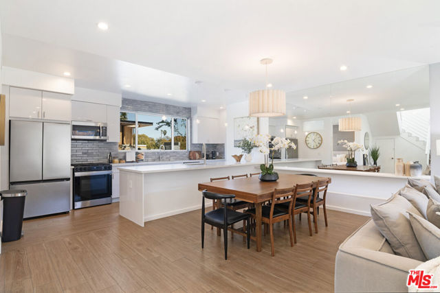 1623 S Bedford Street, Los Angeles CA: https://media.crmls.org/mediaz/11013b0f-41e0-42f0-8cca-e3fb98713b23.jpg
