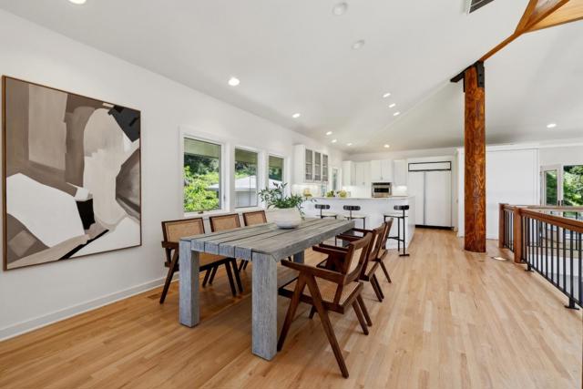 33 Bear Glen Drive, Woodside CA: https://media.crmls.org/mediaz/1101640e-bb11-4226-8403-1a1df2124b84.jpg