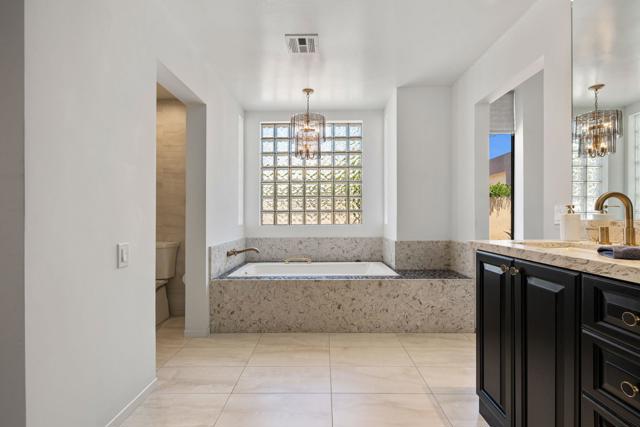 49 Mission Palms E Drive, Rancho Mirage CA: https://media.crmls.org/mediaz/11016759-f0cd-40eb-94bf-4092d6700476.jpg