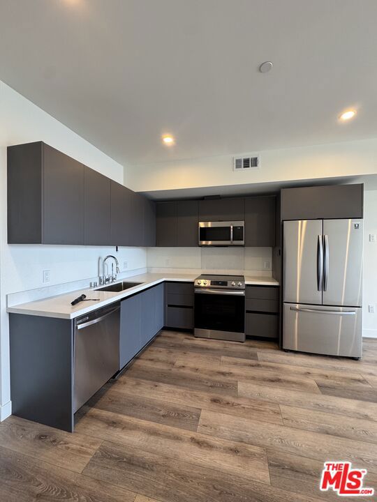 919 S Harvard Boulevard, Los Angeles CA: https://media.crmls.org/mediaz/110176be-a0a0-41d1-a3bf-e2d09a0c0dbb.jpg