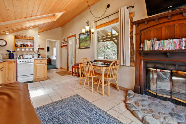 43630 Rainbow Lane, Angelus Oaks CA: https://media.crmls.org/mediaz/1102c7d0-af87-4086-bc3c-fa4c052e97dd.jpg
