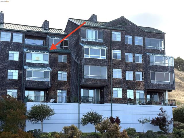 1400 Pinnacle Ct, Richmond CA: https://media.crmls.org/mediaz/1102d77b-6772-41a5-9f65-d24c429a444d.jpg