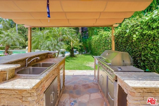 114 S Layton Drive, Los Angeles CA: https://media.crmls.org/mediaz/11031495-fbd0-40f9-bcc6-43baafa4b177.jpg