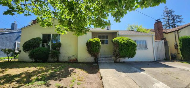 300 Catron Drive, Oakland CA: https://media.crmls.org/mediaz/11041cd3-e42a-4c3e-a37c-3e9339d11bb6.jpg