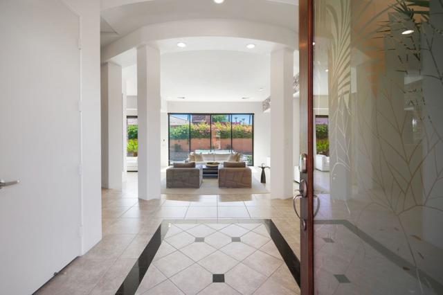 50380 Via Serenidad, La Quinta CA: https://media.crmls.org/mediaz/11045514-3d97-4d86-ba57-33f5f0db18af.jpg