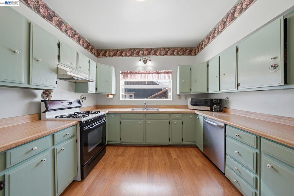 1412 30th St - photo 8