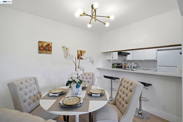 267 Famoso Plz, Union City CA: https://media.crmls.org/mediaz/1104f776-5c06-4b19-a253-0c86e548f7f2.jpg