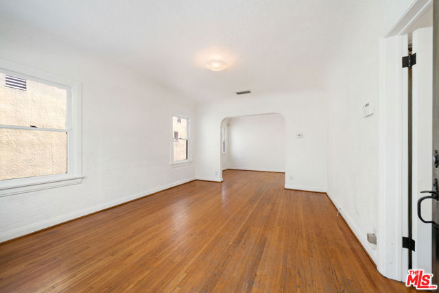 3000 Finch Street, Los Angeles CA: https://media.crmls.org/mediaz/11058072-da70-408e-97a2-6fbd9e80ff6f.jpg