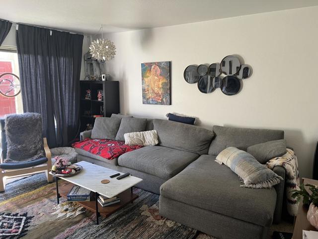 19115 Creekside Place, Salinas CA: https://media.crmls.org/mediaz/1105e401-fff7-4b4b-bd29-7518d7aaf94c.jpg