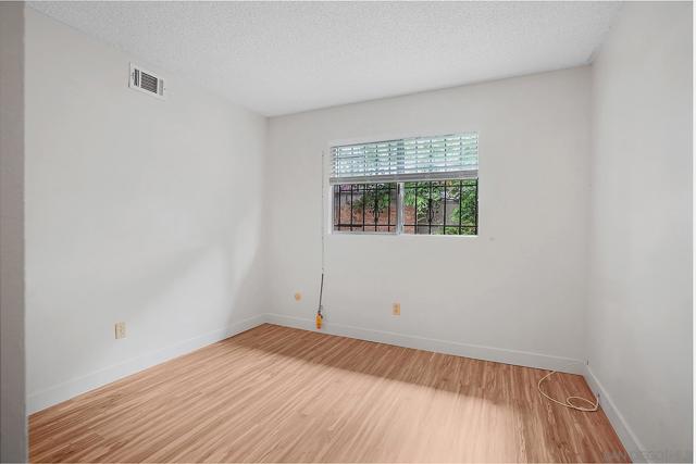 945 Nacion Avenue, Chula Vista CA: https://media.crmls.org/mediaz/11065ac1-c7b7-4be0-b9ff-c331036e5a74.jpg