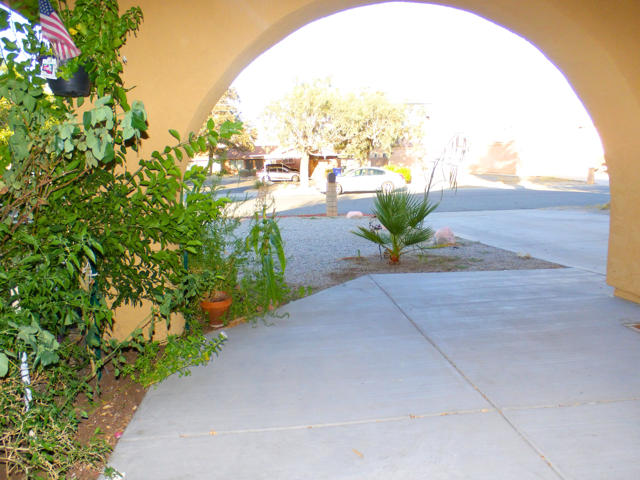 13547 Caliente Drive, Desert Hot Springs CA: https://media.crmls.org/mediaz/11069ffe-e2d1-411b-9009-0ce9c3add897.jpg