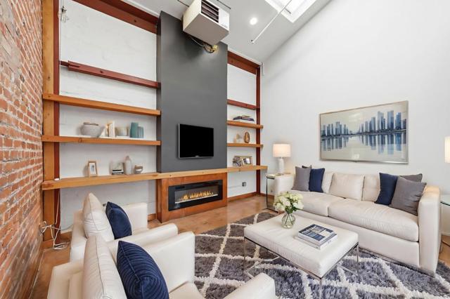 1501 37th Avenue, Oakland CA: https://media.crmls.org/mediaz/1106bd13-64df-4487-9475-6af85f9637f8.jpg