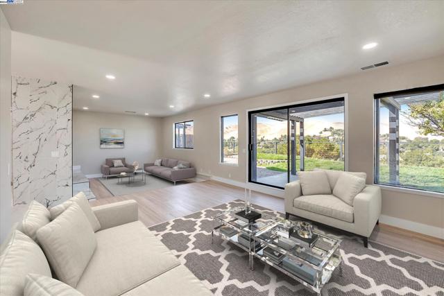 Image 19 of 60 For 4280 Hillview Dr