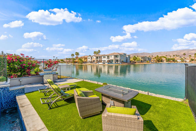 43240 Pietra Court, Indio CA: https://media.crmls.org/mediaz/1107b4c8-0f0b-4746-9bd7-fc592a0d6f2d.jpg