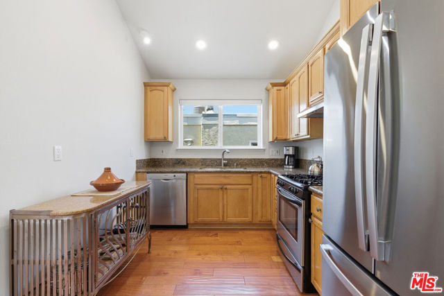 261 Highland photo 7