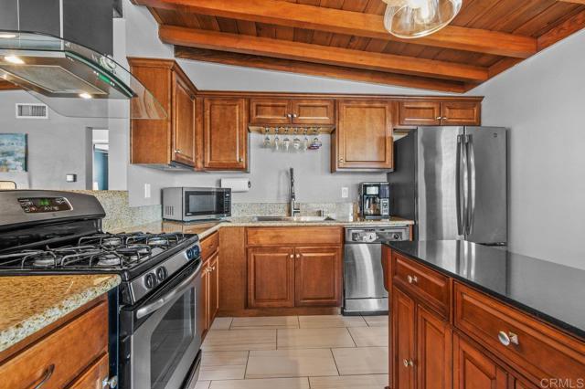 Detail Gallery Image 12 of 33 For 8271 Lincoln St, Lemon Grove,  CA 91945 - 3 Beds | 2 Baths