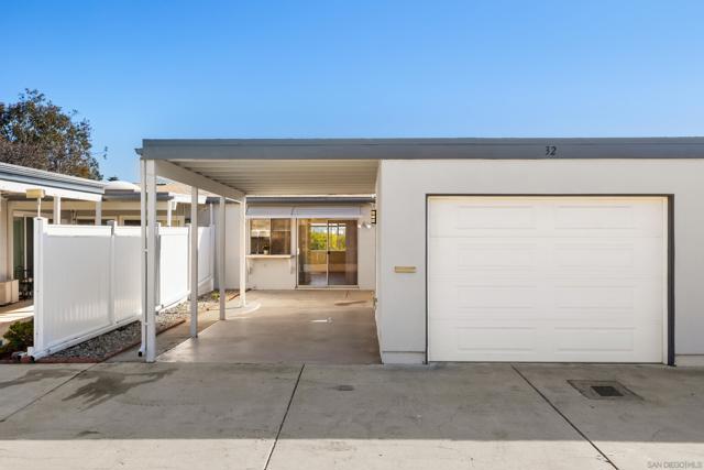 3875 Vista Campana, Oceanside CA: https://media.crmls.org/mediaz/1109a1a5-225a-4c2d-be7c-d39bb2dcc18b.jpg