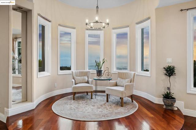 1580 Regency Ct, El Cerrito CA: https://media.crmls.org/mediaz/110a34e9-6c98-4e7e-8523-a9fdc0d0f7a6.jpg