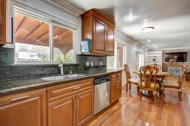 895 Greenwich Drive, Gilroy CA: https://media.crmls.org/mediaz/110a3715-8aed-4252-8615-f9c91b2d1657.jpg