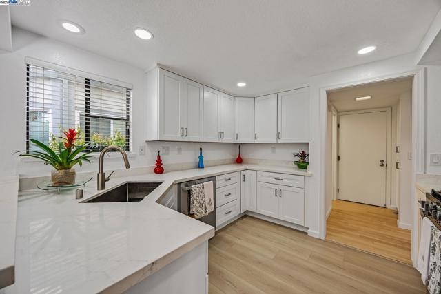 3691 Thrush Ter., Fremont CA: https://media.crmls.org/mediaz/110adc36-4277-4690-8246-31de3f948b7e.jpg