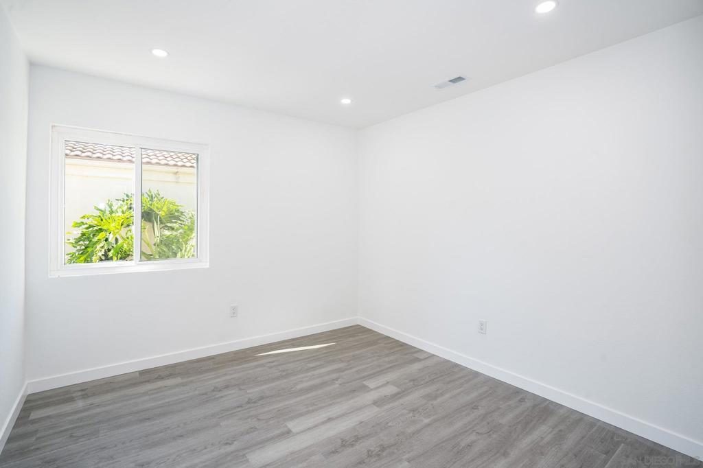 MLS #250043232SD image #24