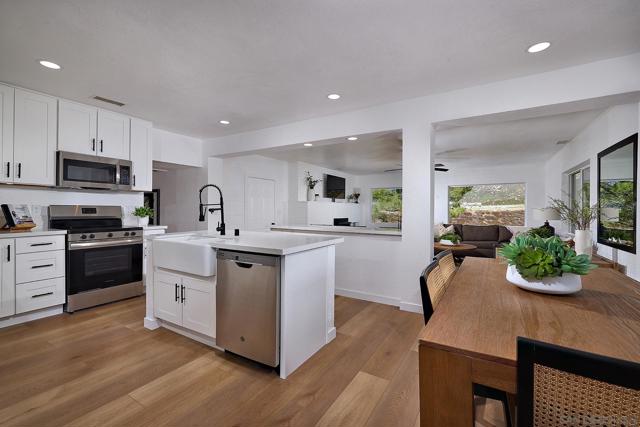 6185 Alpine Blvd, Alpine CA: https://media.crmls.org/mediaz/110b9ed4-9464-4658-be0d-8b5f941a66e2.jpg