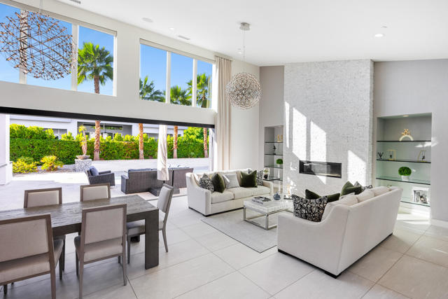 1 Via Merenda, Rancho Mirage CA: https://media.crmls.org/mediaz/110c0cf2-68cf-4d15-839e-9c28a8ab60de.jpg