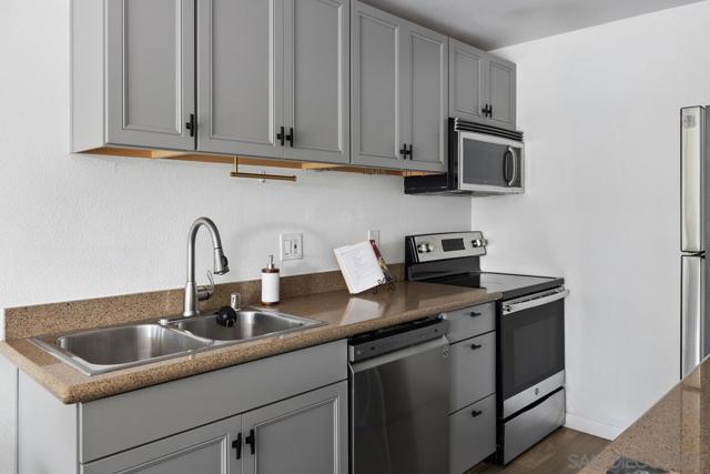 3980 8th Ave, San Diego CA: https://media.crmls.org/mediaz/110c9060-e5e8-49a3-a41e-d44c9f7199f5.jpg