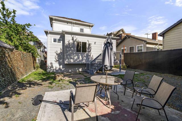 3411 Adeline St, Oakland CA: https://media.crmls.org/mediaz/110c9cd2-e04e-421d-b300-1b9f6e420da5.jpg