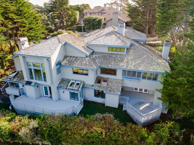15 Ashdown Place, Half Moon Bay CA: https://media.crmls.org/mediaz/110cc828-9e9c-4074-853d-539d7d88a44a.jpg