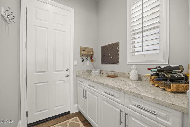 508 Autumn Path Lane, Santa Paula CA: https://media.crmls.org/mediaz/110cd23b-b83c-4b2a-bfa7-5967c93f27c7.jpg