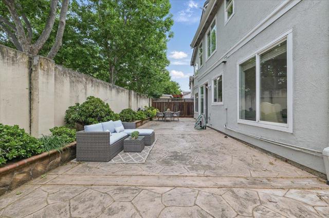 4480 Peacock Court, Dublin CA: https://media.crmls.org/mediaz/110cd98d-5772-43e9-9e35-9d9dc6755ffd.jpg