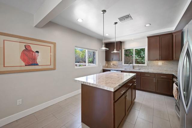 5905 Old Wheeler Road, La Verne CA: https://media.crmls.org/mediaz/110cda55-fa71-46b3-85d3-13b51c6e6255.jpg