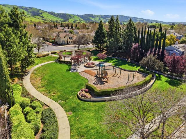 Image 59 of 65 For 3946 Louvre Avenue