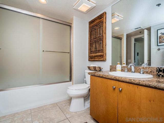 924 Hornblend, San Diego CA: https://media.crmls.org/mediaz/110e2858-2fa1-4356-8d16-9ceb4fe51bd7.jpg