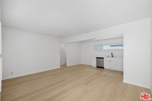 2621 Centinela Avenue, 7 photo 2